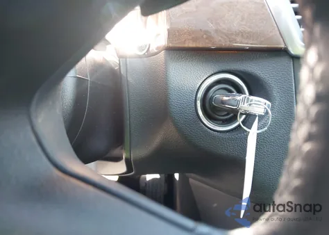 2012 Mercedes-Benz E 350 z USA, uszkodzony, nr VIN WDDHF5KB7CA561717